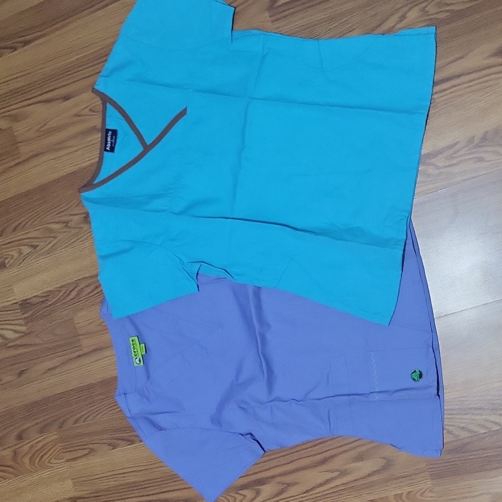 2 womens XS scrubs uniform scrub top lot shirt Crocs blue Absolute set